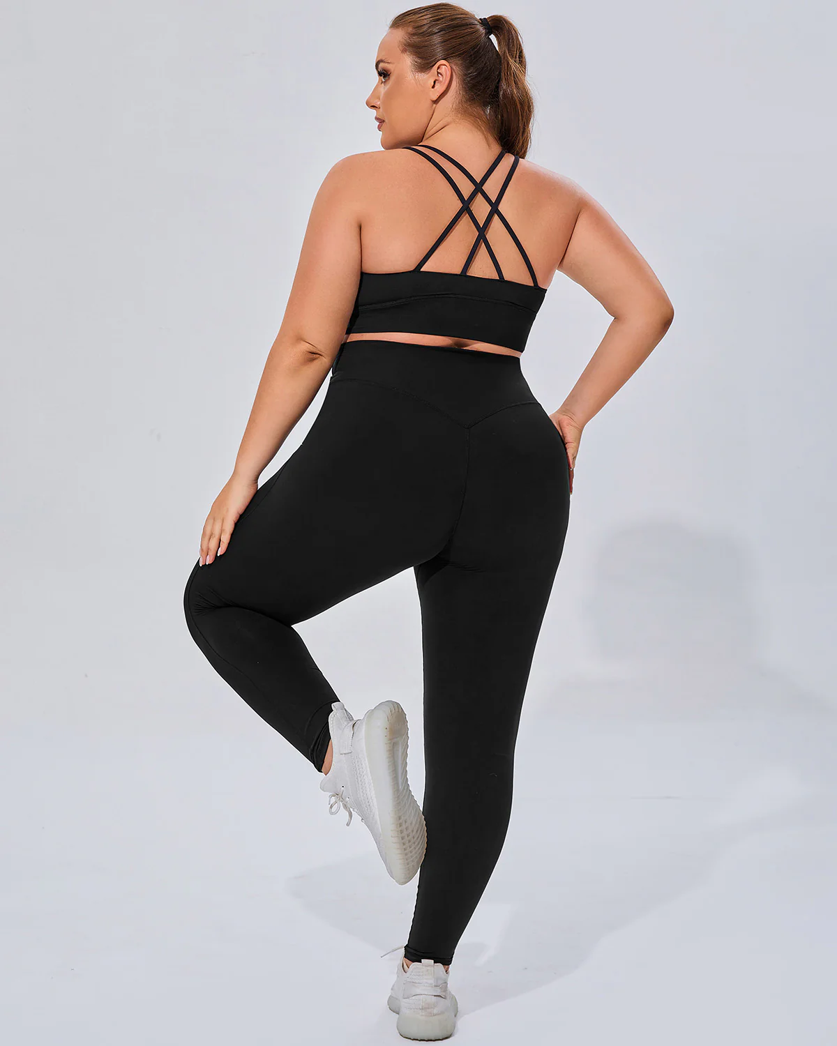 Amaryllis Sports Bra - Black - Image 5
