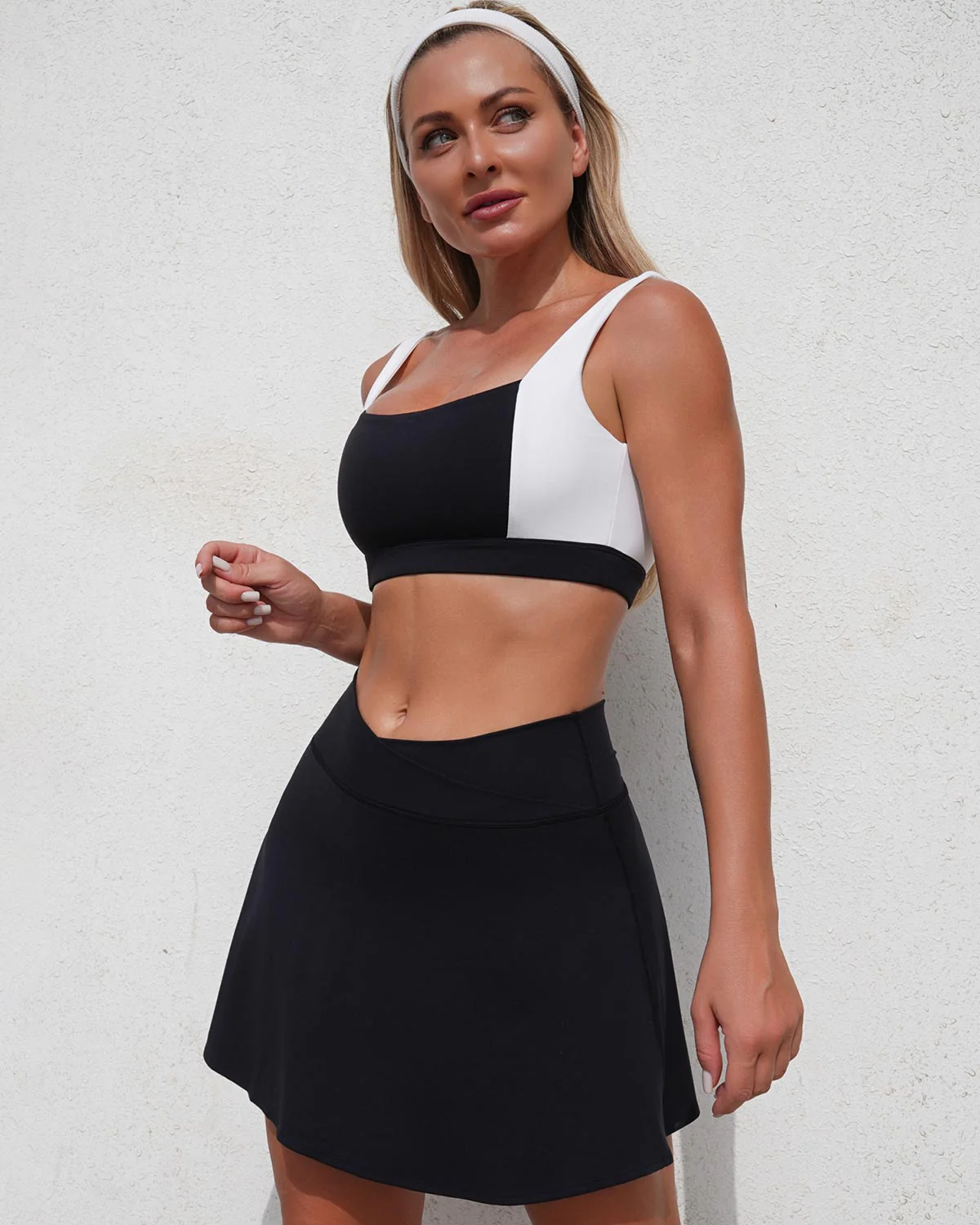 Corinne Sports Bra - Black - Image 6