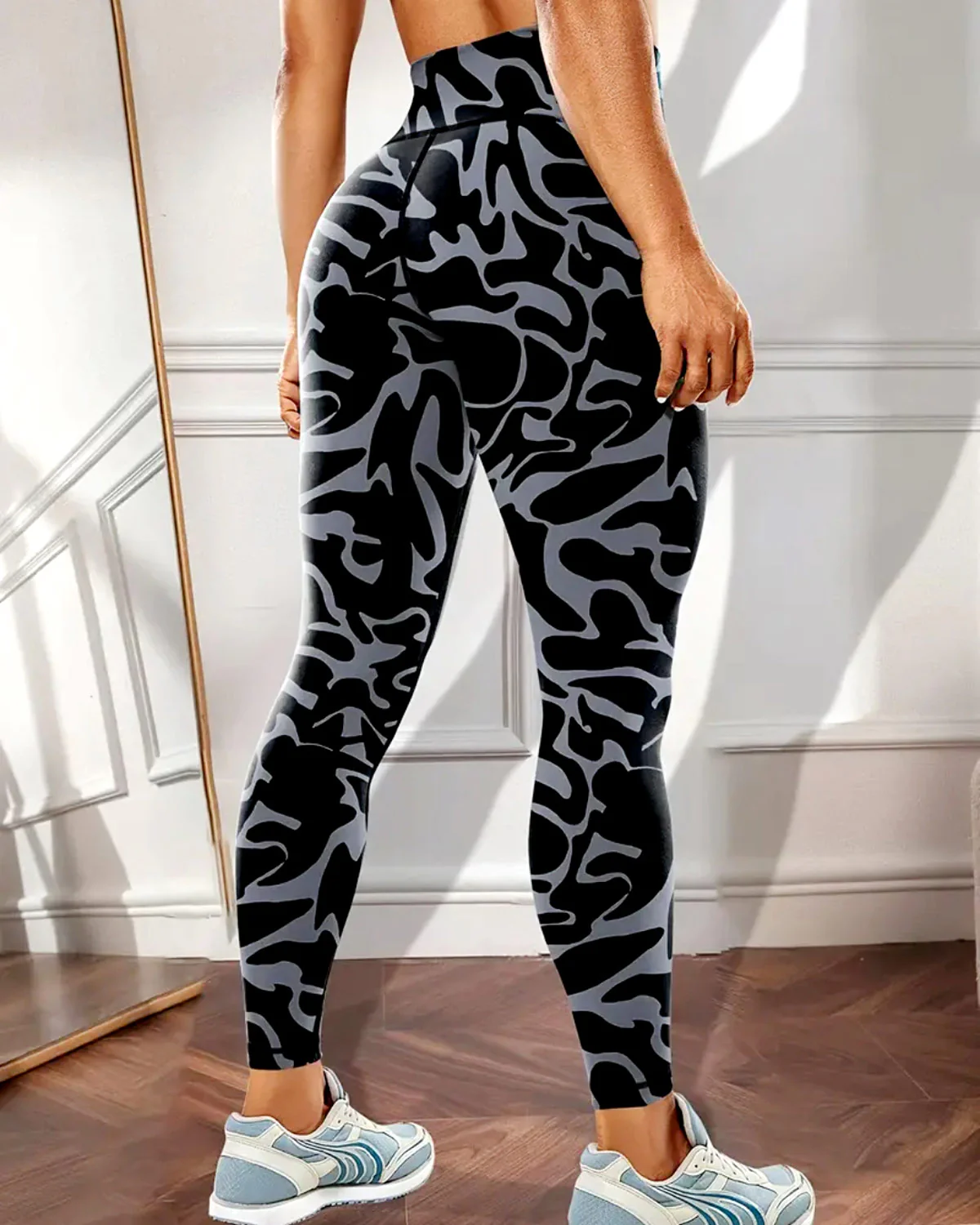 Fluid Flow Leggings - Image 3