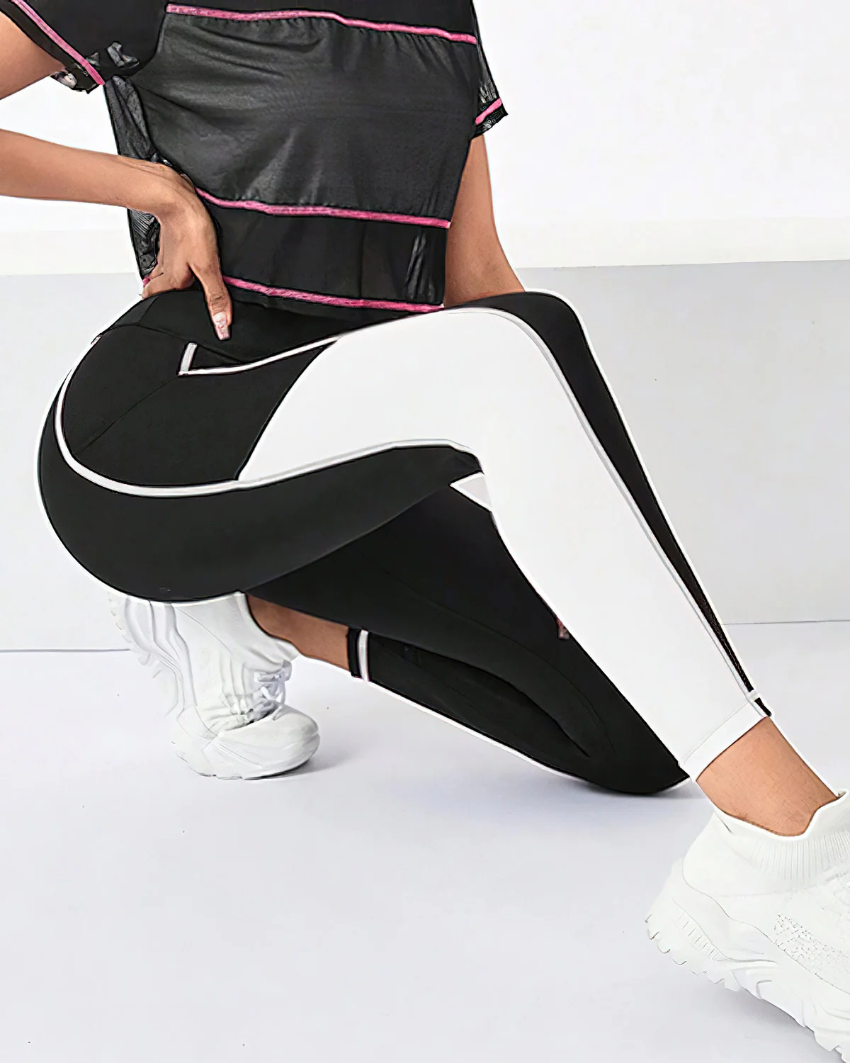 Raven Pocket Leggings - Image 5